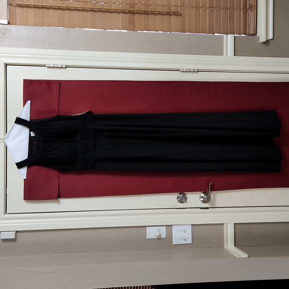 Sangria. Missy Black dress Sz 12 - Picture 2 of 8